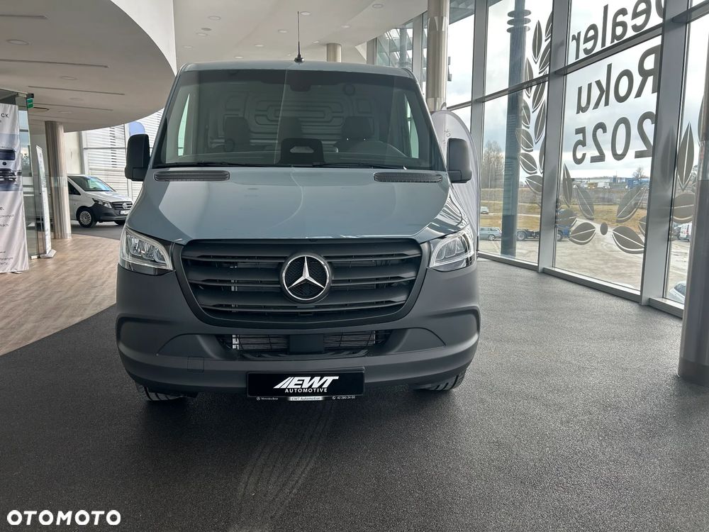 Mercedes-Benz Sprinter - 2