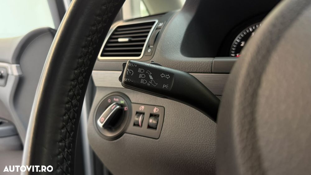 Volkswagen Touran - 21