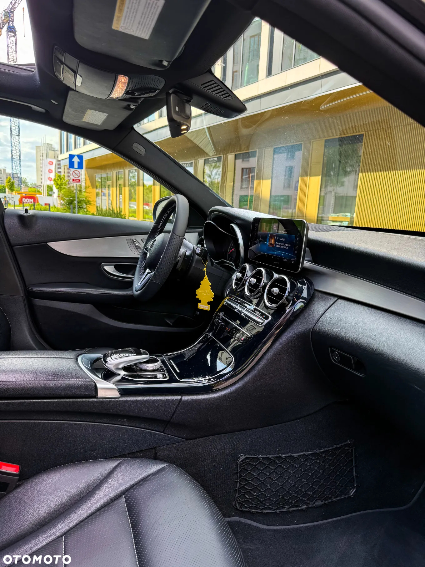 Mercedes-Benz Klasa C 300 4Matic 9G-TRONIC AMG Line - 17