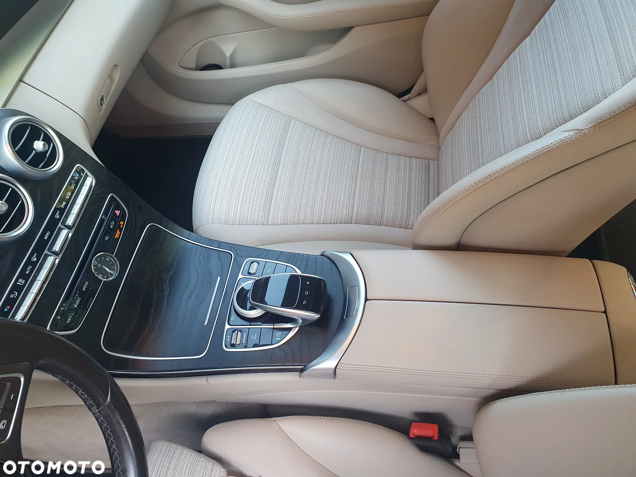 Mercedes-Benz Klasa C 200 4-Matic 7G-TRONIC - 29