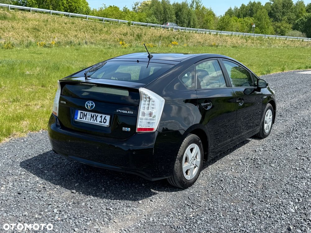 Toyota Prius (Hybrid) Life - 5