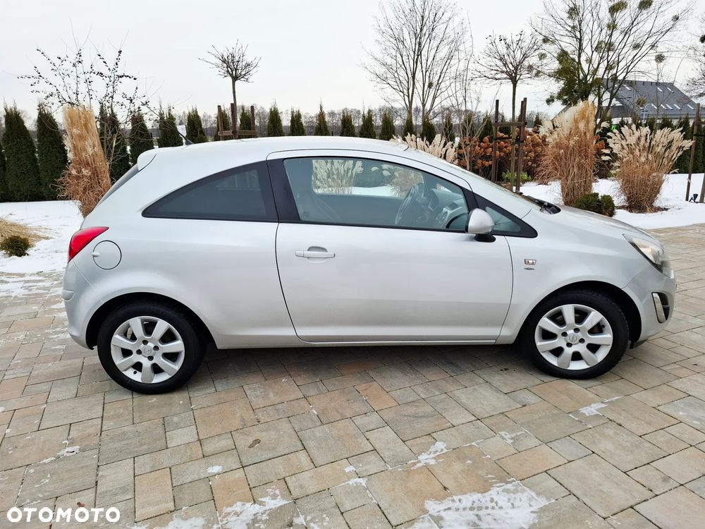 Opel Corsa 1.4 16V Satellite - 21