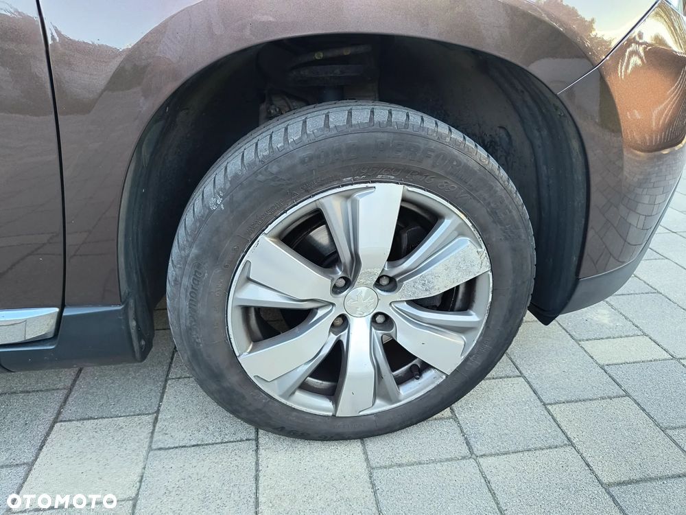 Peugeot 2008 - 8