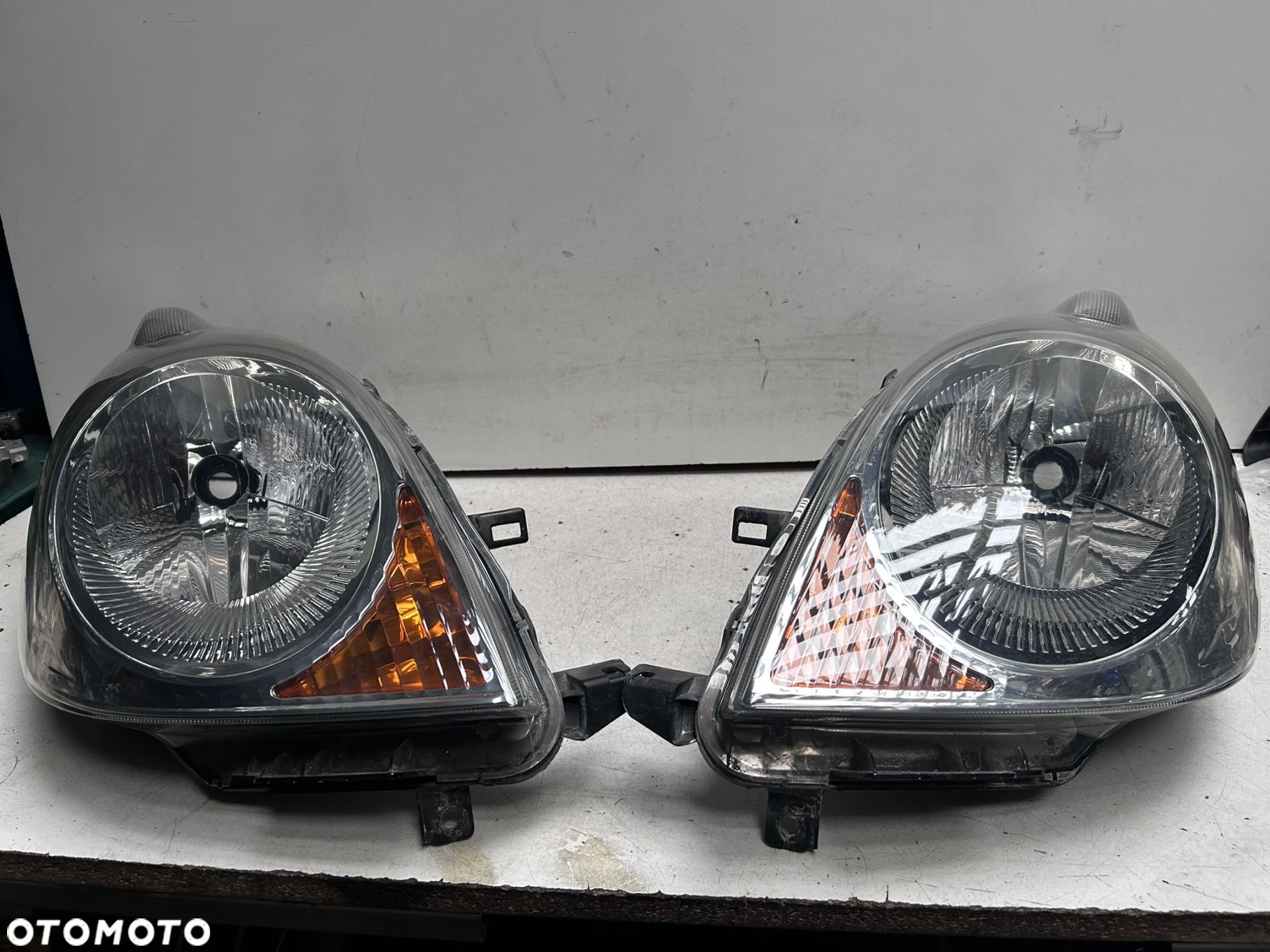 Reflektory Nissan Note E11 - 1
