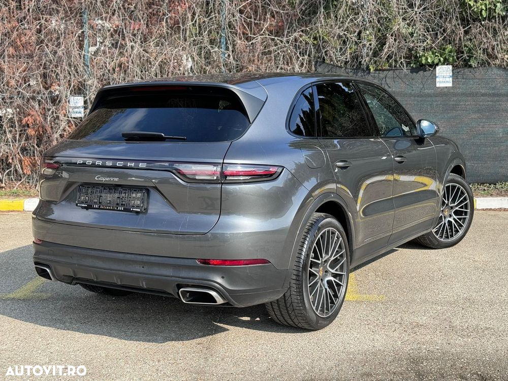 Porsche Cayenne - 8