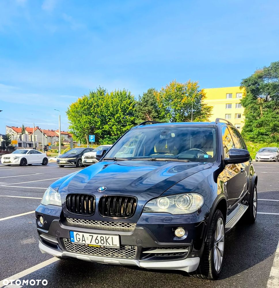 BMW X5 4.8i - 2
