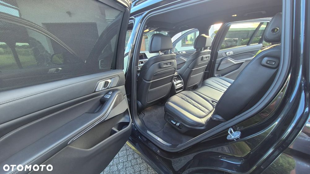 BMW X7 M50i sport - 13