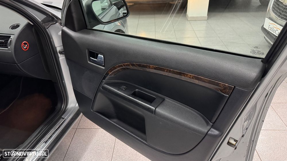 Ford Mondeo 2.0 TDCI Ghia Executive - 25