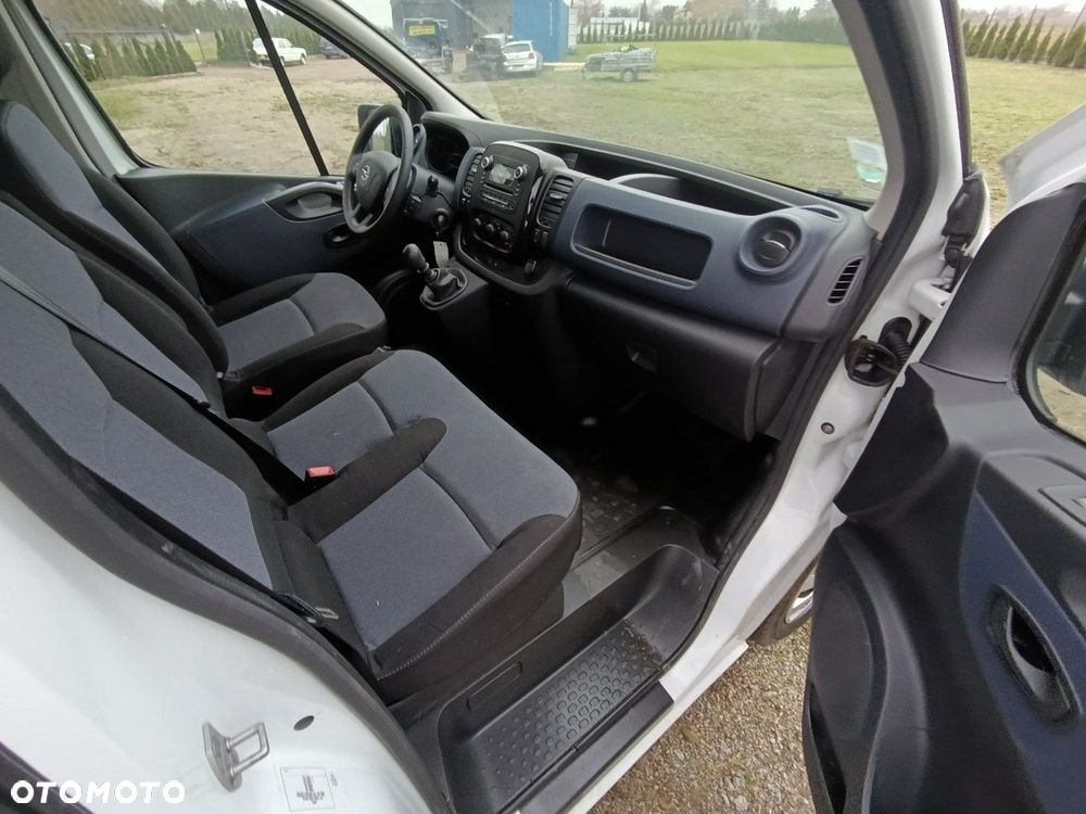 Opel Vivaro - 10