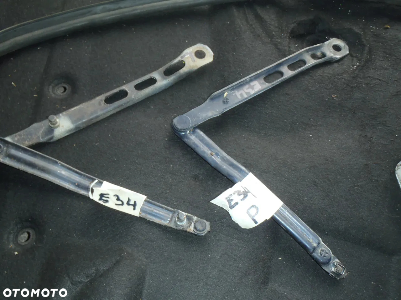 zawias rolka zamek logo uszczelka wyciszenie z maski spryskiwacz  bmw e34 bez rdzy - 6