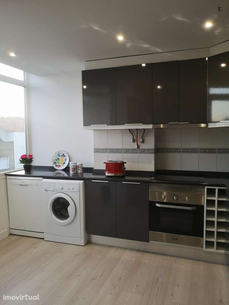 Quarto - localizado em Amadora Lisbon - Grande imagem: 3/22