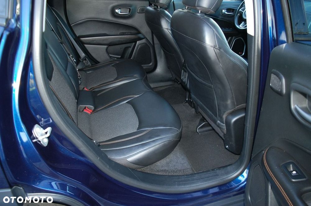 Jeep Compass - 25