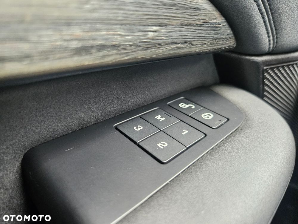 Land Rover Discovery 2.0 SD4 HSE Luxury - 31