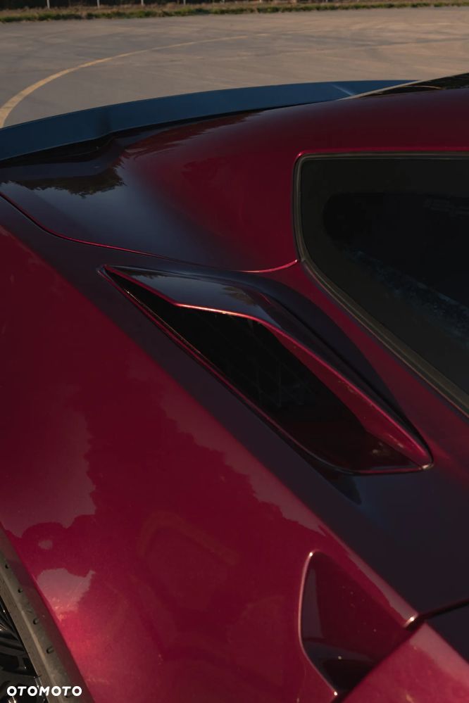 Chevrolet Corvette - 14