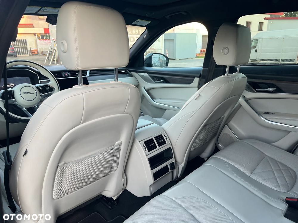 Jaguar F-Pace P250 AWD S - 17