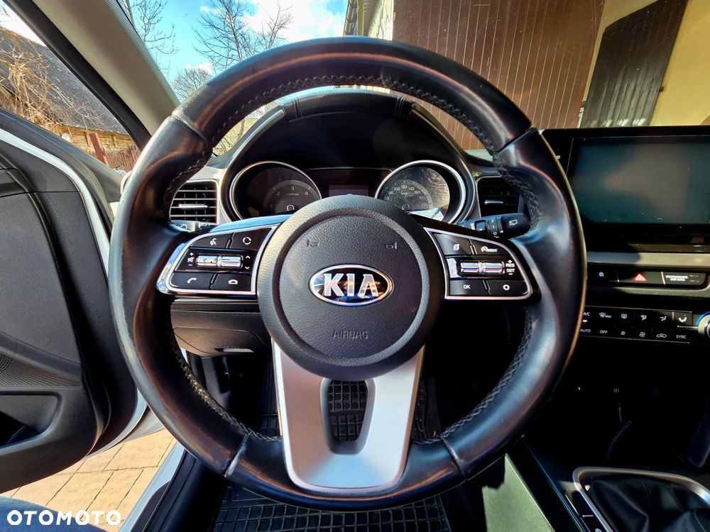 Kia Ceed 1.6 CRDi SCR M - 16