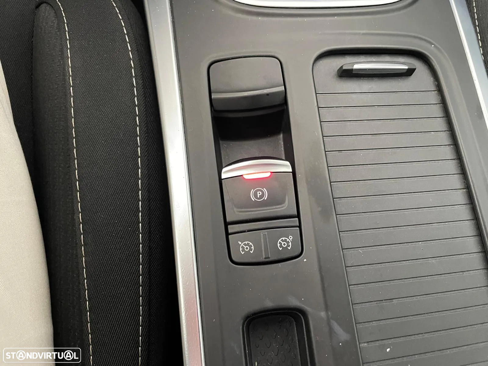 Renault Mégane ENERGY TCe 130 EDC LIMITED - 19