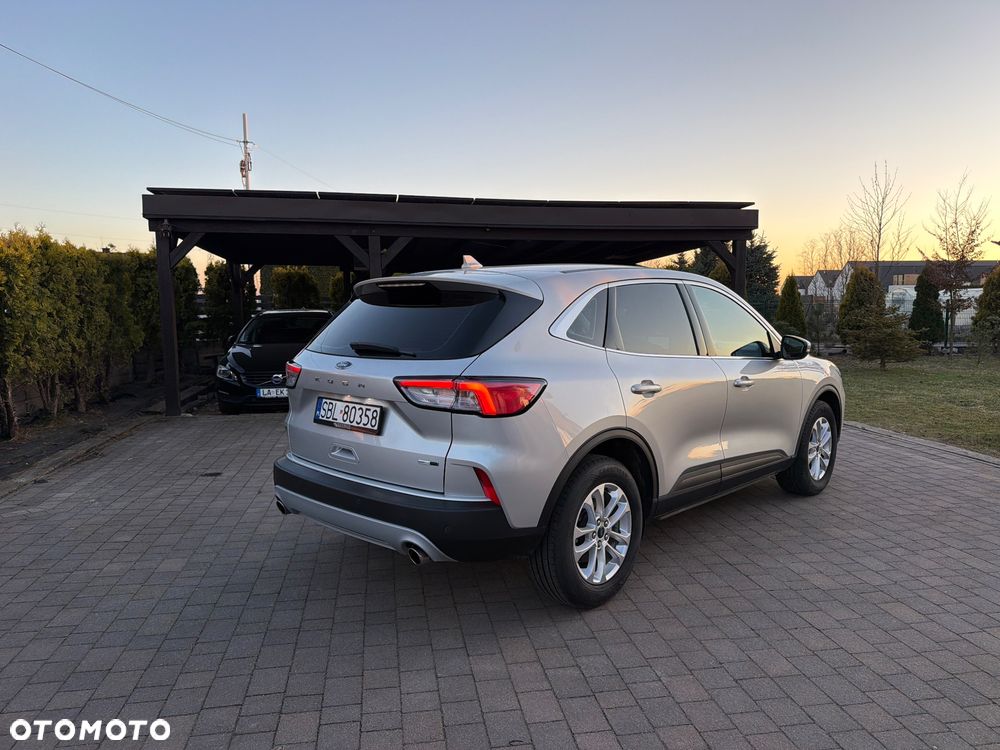 Ford Kuga 2.0 TDCi FWD Titanium - 27