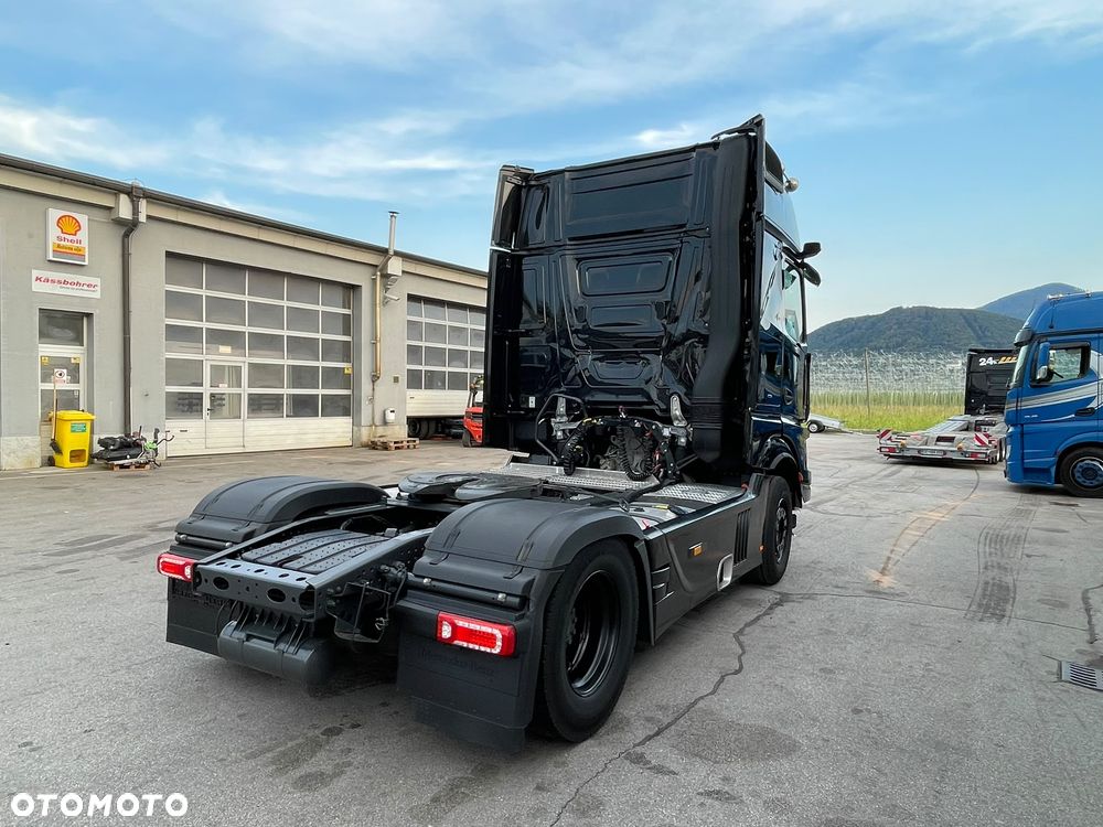 Mercedes-Benz Actros - 4