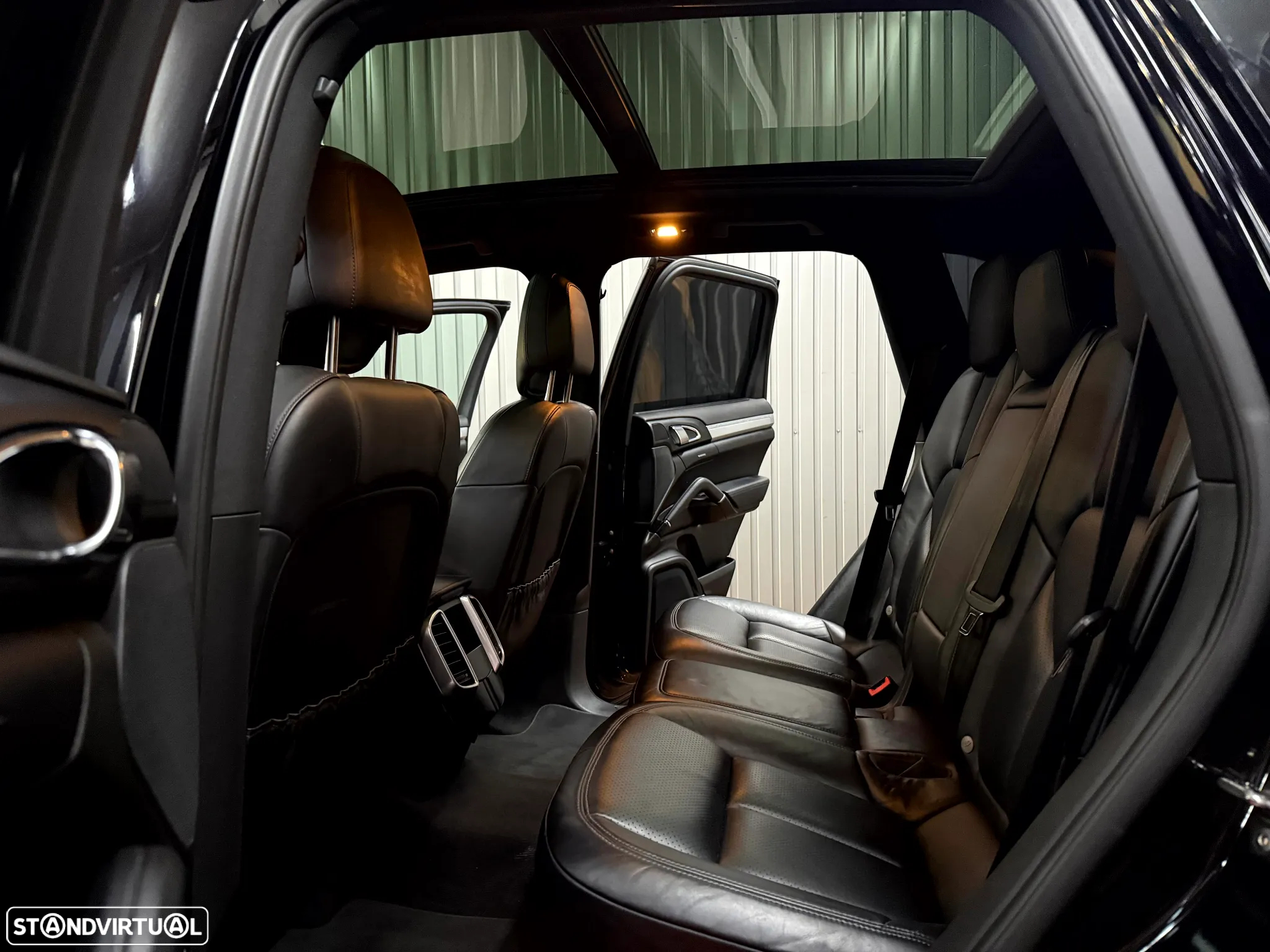 Porsche Cayenne - 21