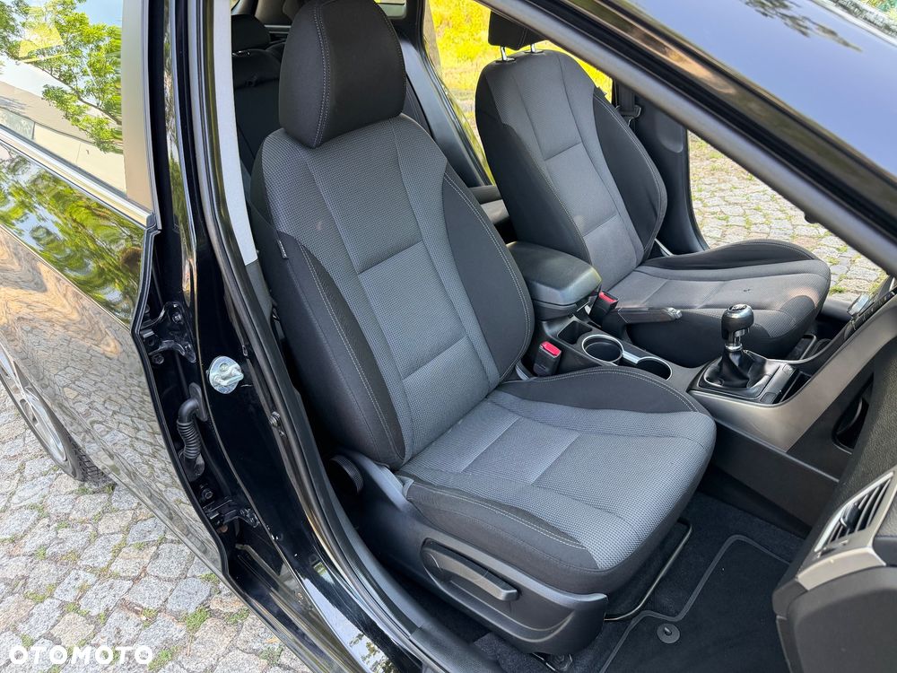 Hyundai i30 blue Kombi 1.6 CRDi Style - 23
