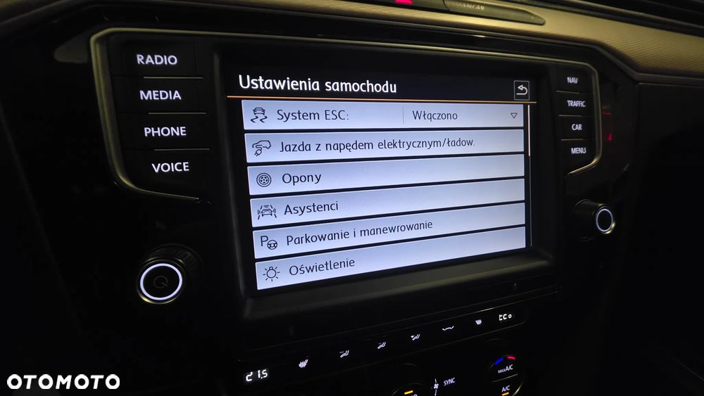 Volkswagen Passat - 27