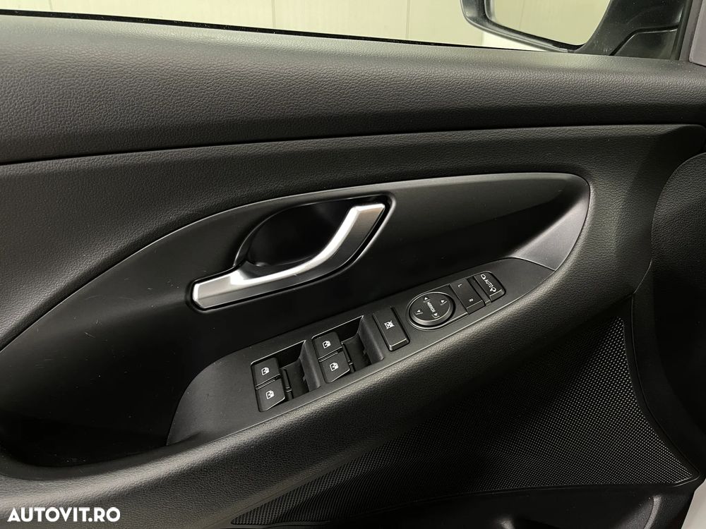 Hyundai i30 1.5 110CP M/T Highway - 17