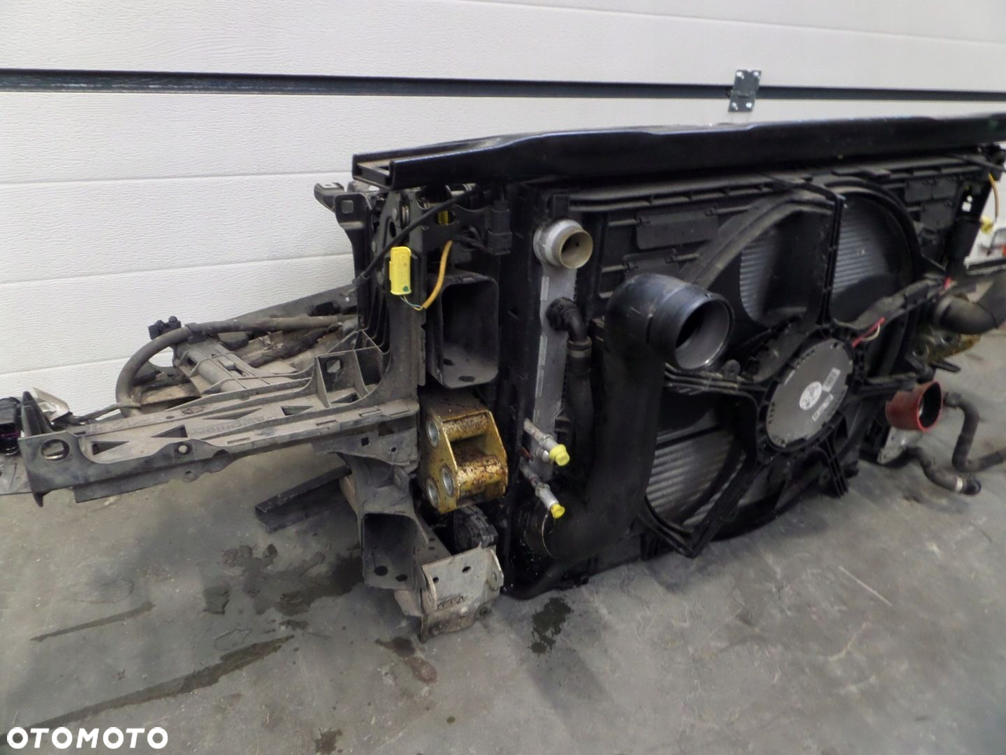 BMW F12 PAS PRZEDNI CHŁODNICE 640i 320 PS LCI - 6