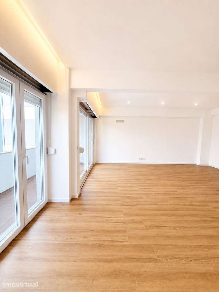 Apartamento T3 totalmente remodelado em Carnaxide - Grande imagem: 4/13