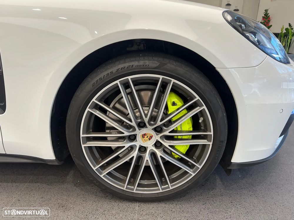 Porsche Panamera Sport Turismo 4 E-Hybrid - 19