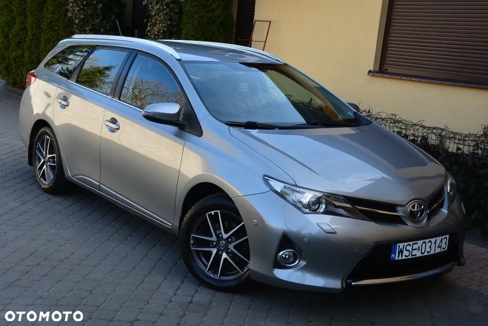 Toyota Auris 1.6 Premium Comfort - 19