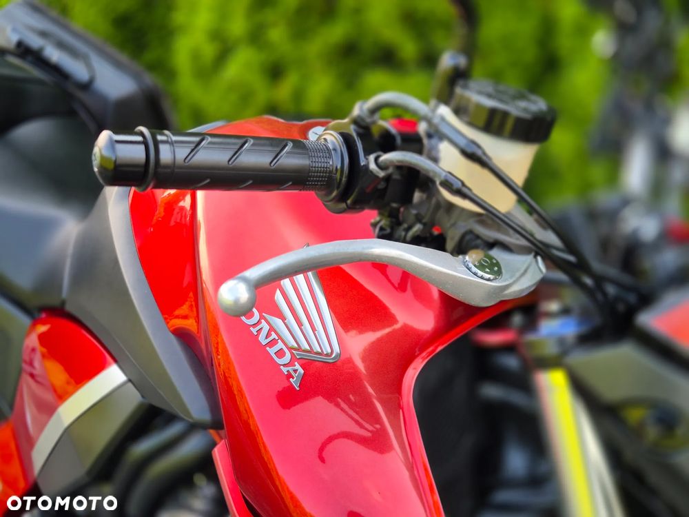 Honda CB - 16