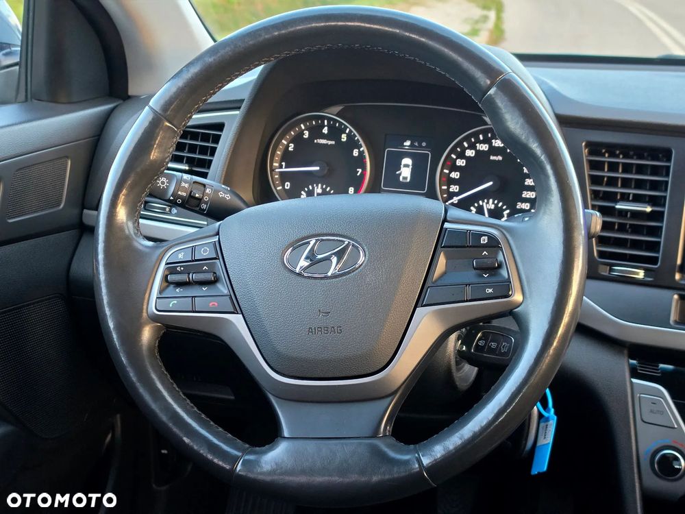 Hyundai Elantra 1.6 Comfort - 20