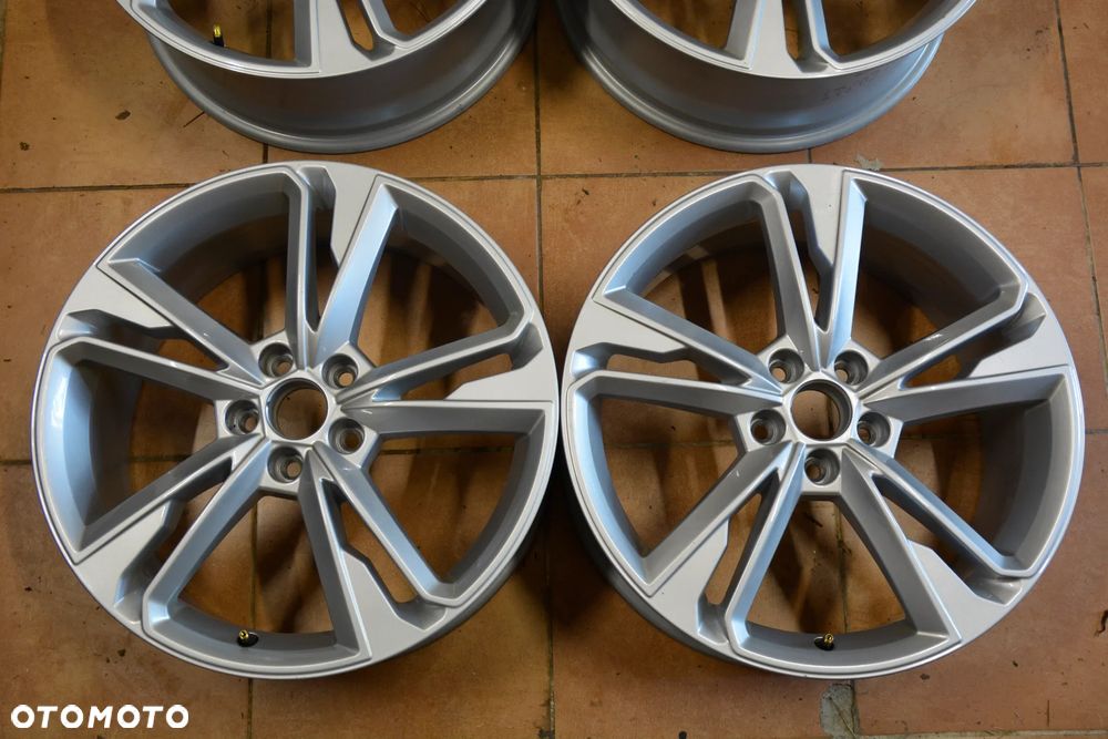 4x Felga aluminiowa Audi  7.0" x 19" 5x112 ET 43 - 3