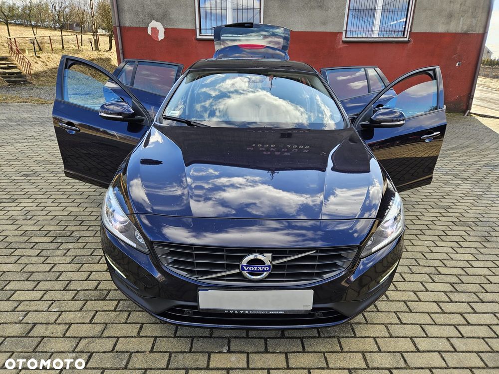 Volvo V60 D4 Momentum - 34