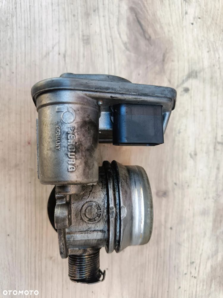 BMW E60 E90 2.0D N47 PRZEPUSTNICA 7804373 - 3