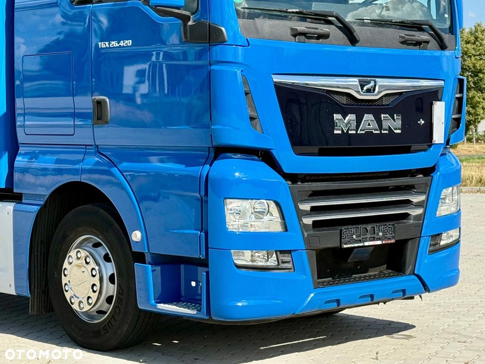 MAN TGX 26.420 / KONTENER / WINDA / 8.5 M DŁUGOŚCI / 21 EUROPALET / 6x2 / 3 OŚ PODNOSZONA I SKRĘTNA / ŁADOWNOŚĆ 14 415 KG / 2018 ROK / Z NIEMIEC - 12
