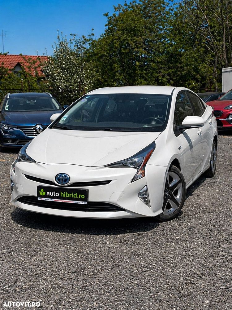 Toyota Prius Hybrid - 2