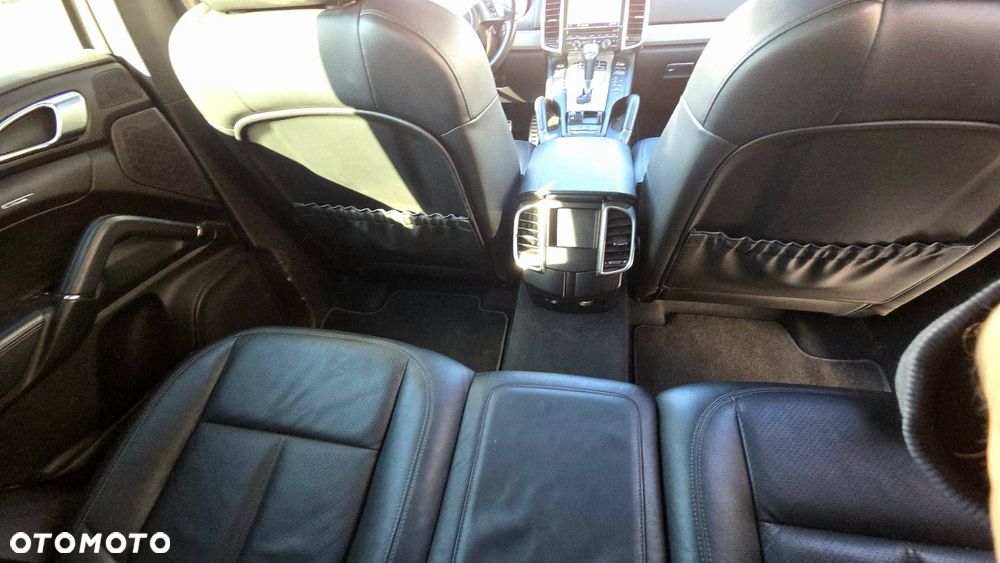 Porsche Cayenne S - 26