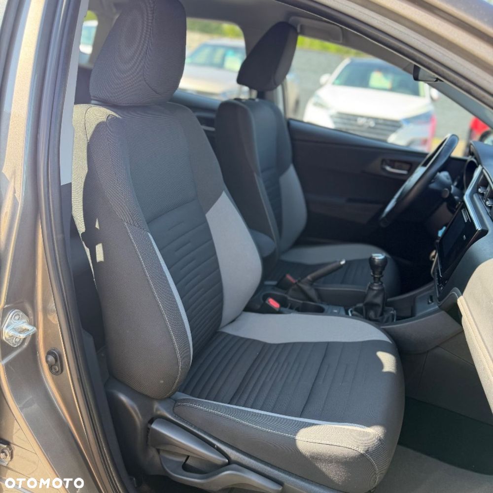 Toyota Auris - 31