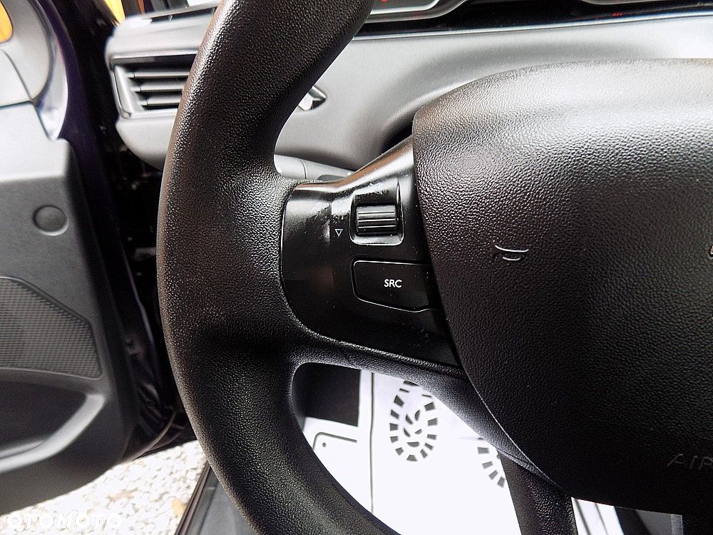 Peugeot 208 PureTech 82 Start & Stop Allure - 11