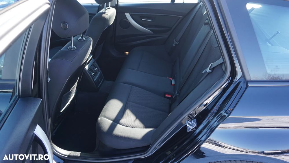 BMW Seria 3 318d Aut. Blue Performance - 9