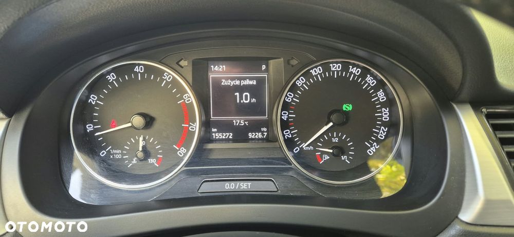 Skoda RAPID 1.4 TSI Ambition DSG - 4