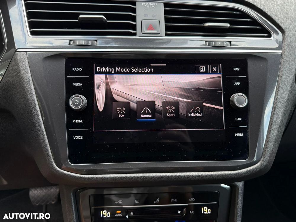 Volkswagen Tiguan 2.0 TDI SCR 4MOTION DSG Life - 17