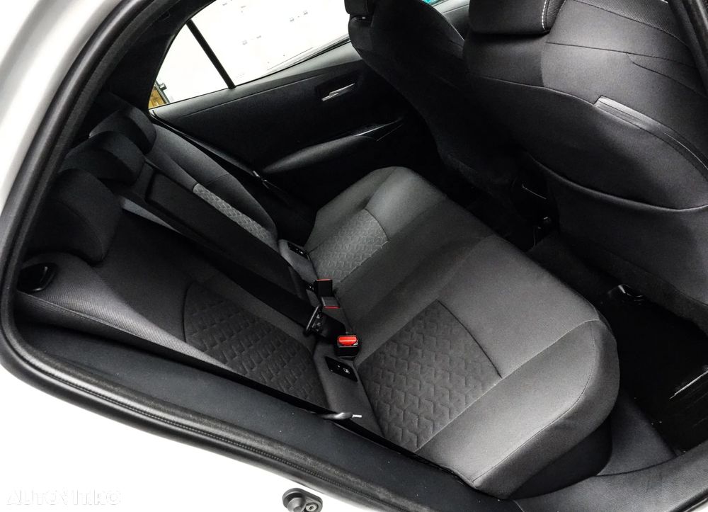 Toyota Corolla 1.8 HSD Dynamic - 17