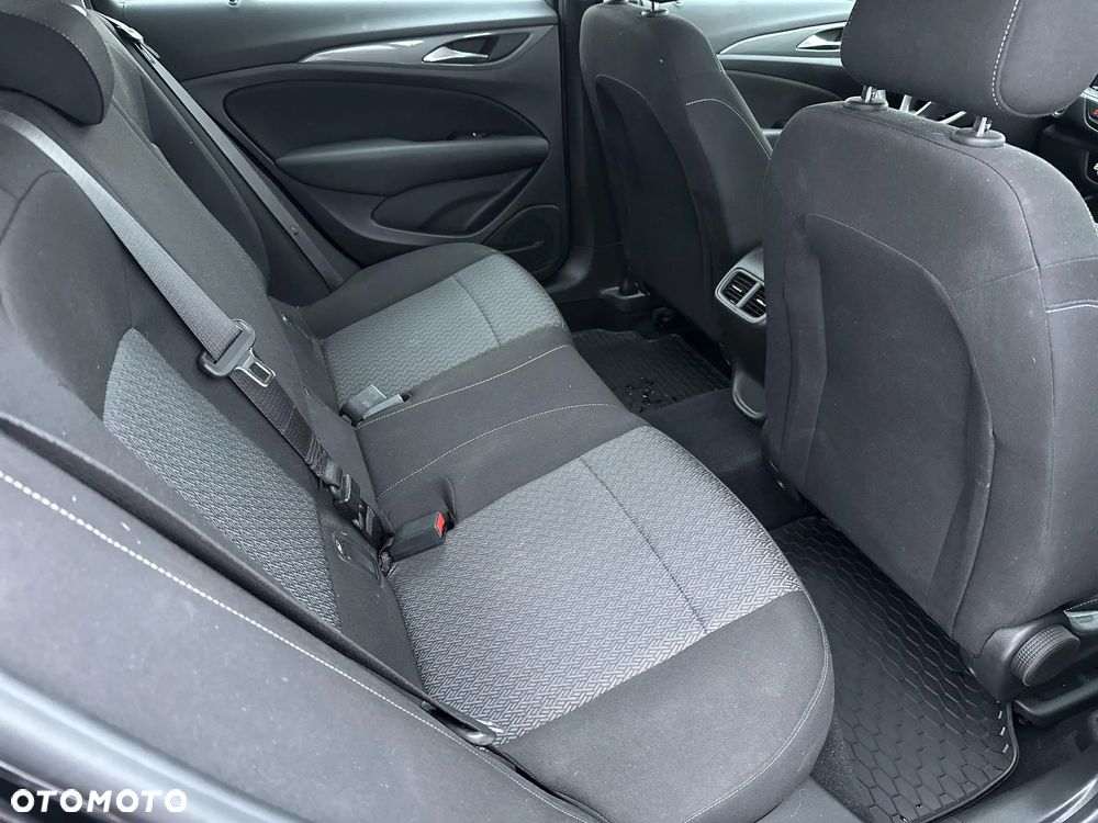 Opel Insignia 1.5 T Enjoy S&S - 18