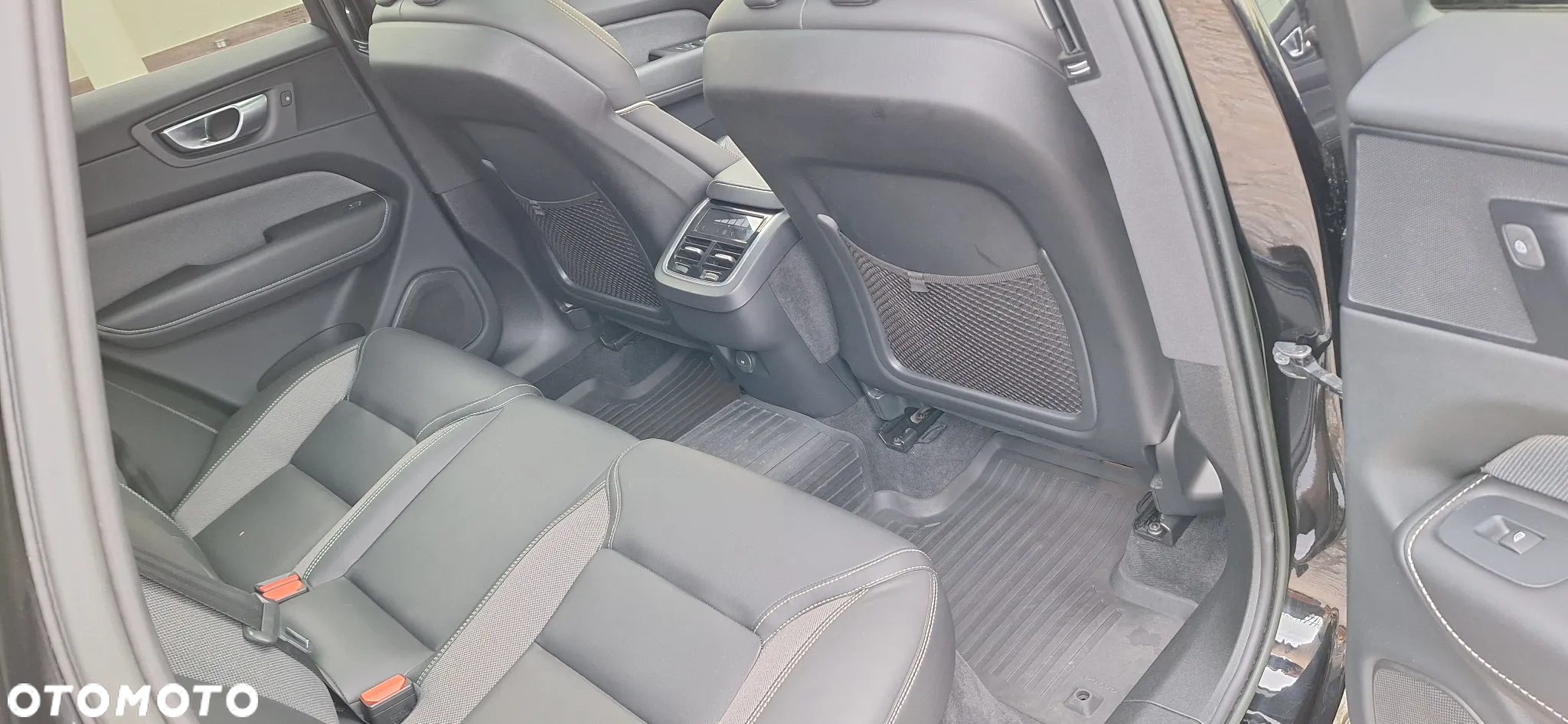 Volvo XC 60 B6 B AWD R-Design - 17