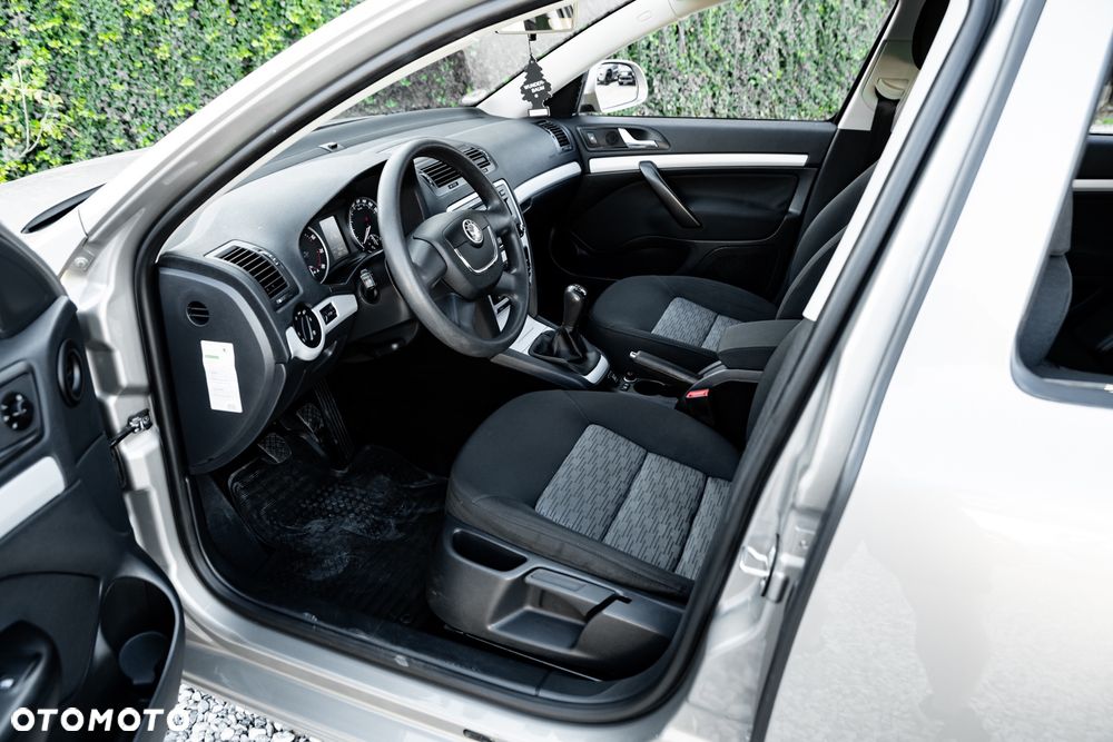 Skoda Octavia 1.6 - 16