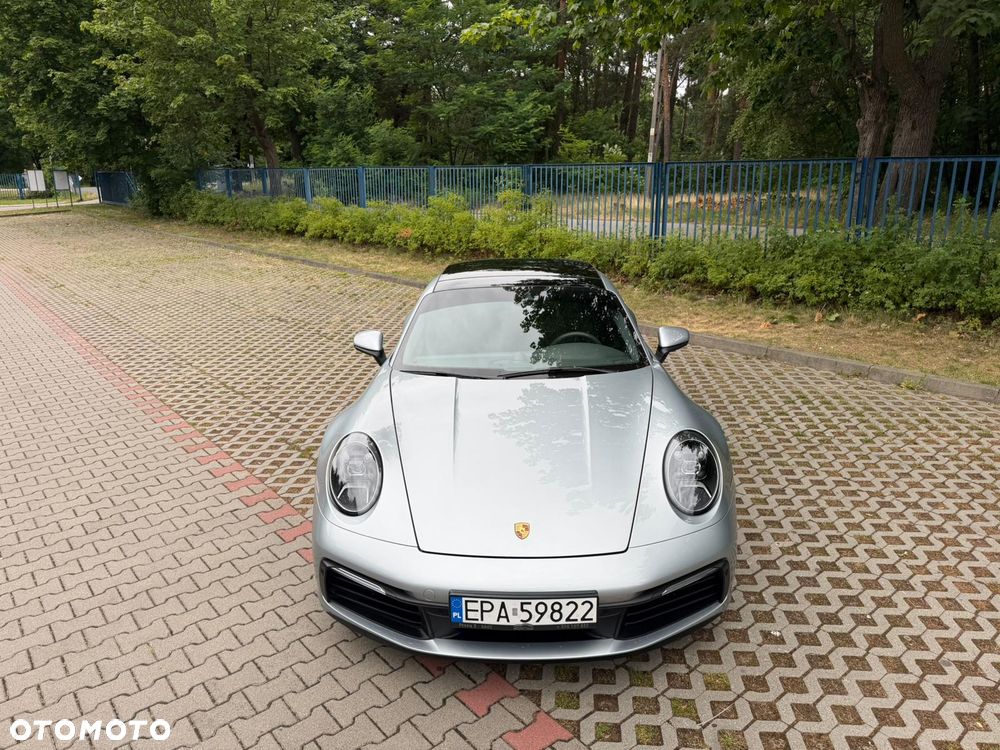 Porsche 911 Carrera - 2