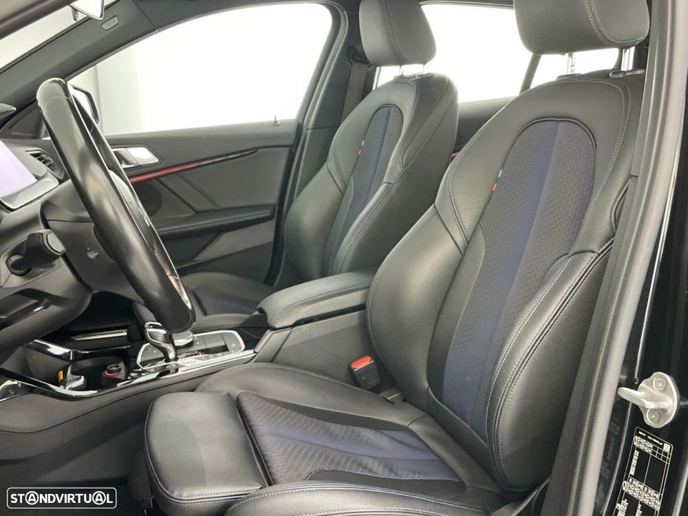 BMW 118 i Pack Desportivo M Auto - 17